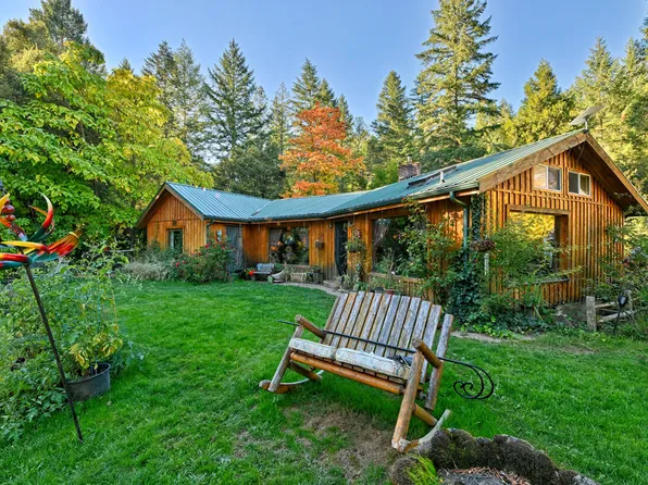 2742 Speaker Rd, Wolf Creek, OR 97497