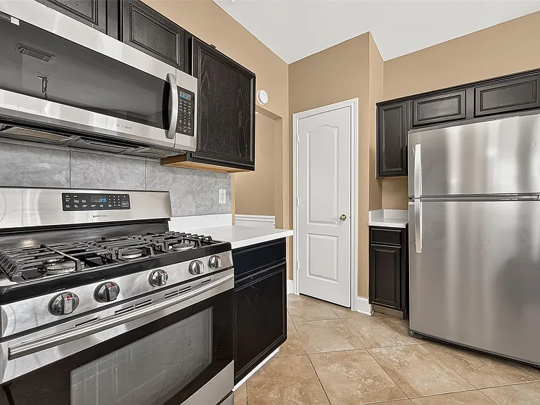 4011 Alexis Cir — Photo 17