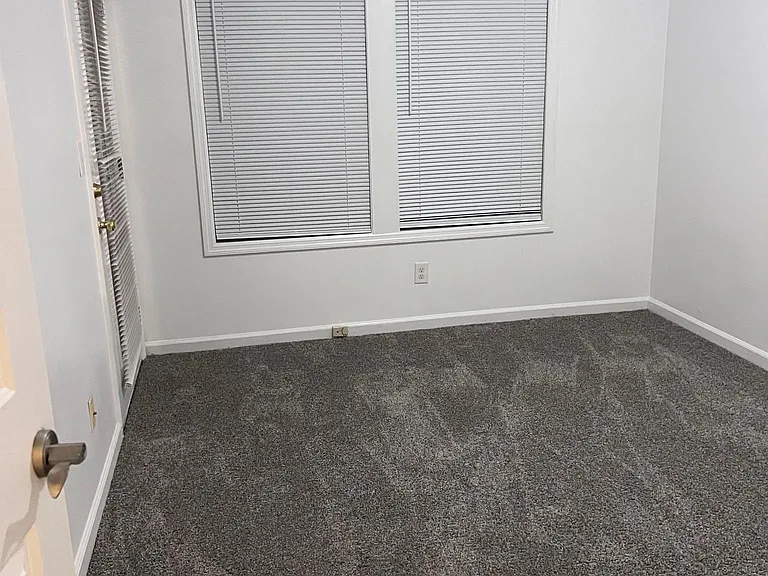 1004 Brookhollow Dr #5 — Photo 6