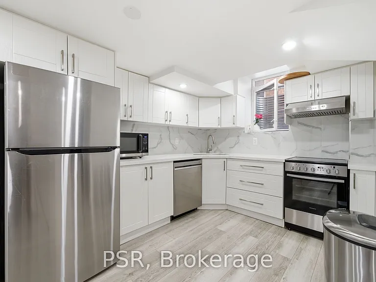 426 Arrowsmith Dr #LOWER — Photo 4