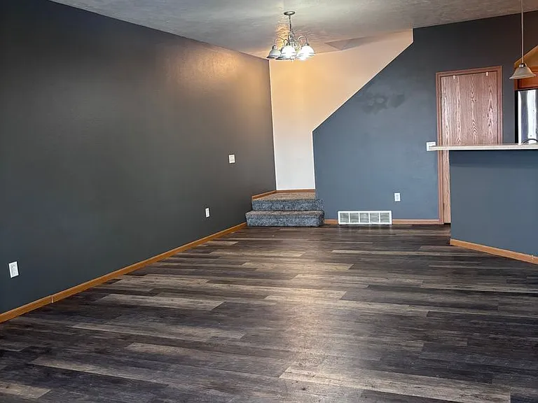 2829 N Broadway — Photo 2