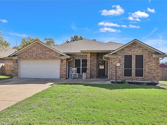 2nd image of 1100 Bracey Ct