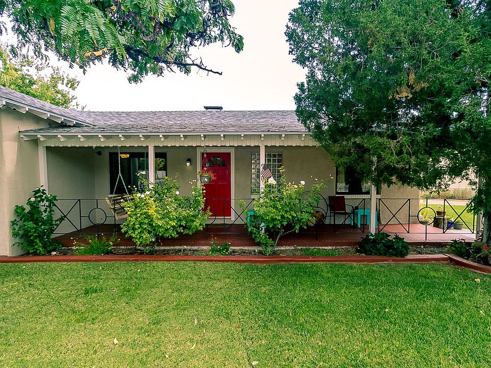 1st image of 920 Pampas Dr SE