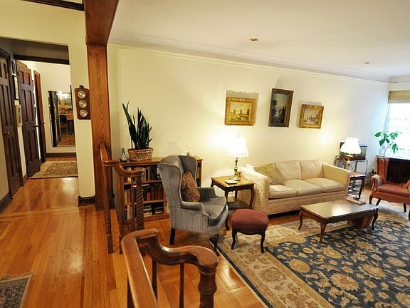 5th image of 35 Parkview Ave APT 5M