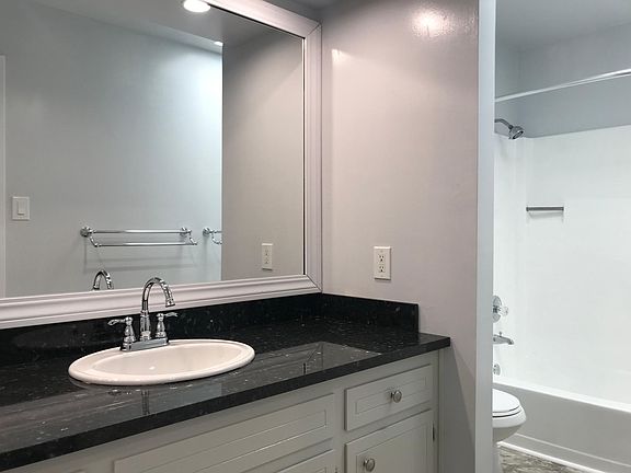4th image of 2019 Parrott Dr #5