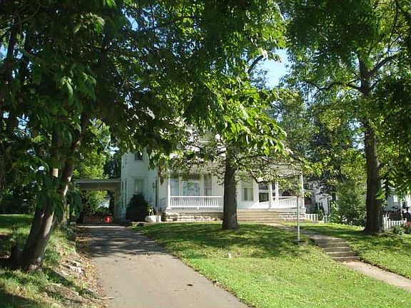 3rd image of 306 E 5th St
