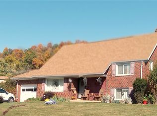 1121 Williams Dr, Belle Vernon, PA 15012