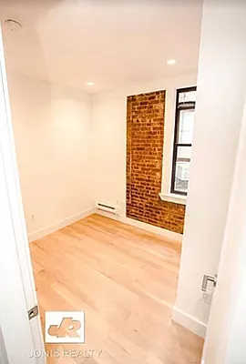 Rented by Jonis Realty | media 12