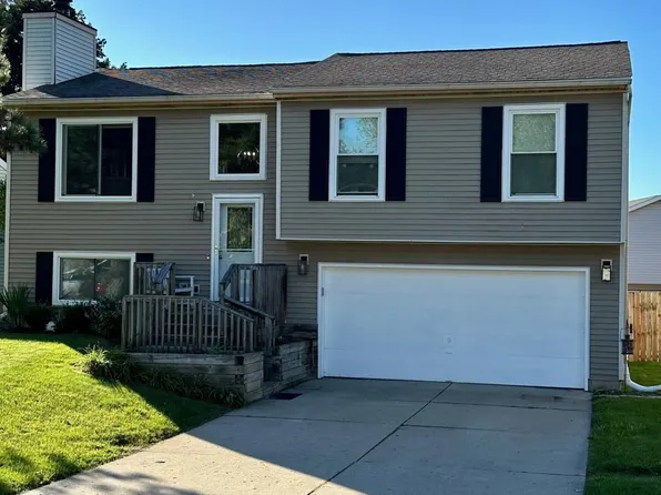 442 Jade Dr, Lansing, MI 48917