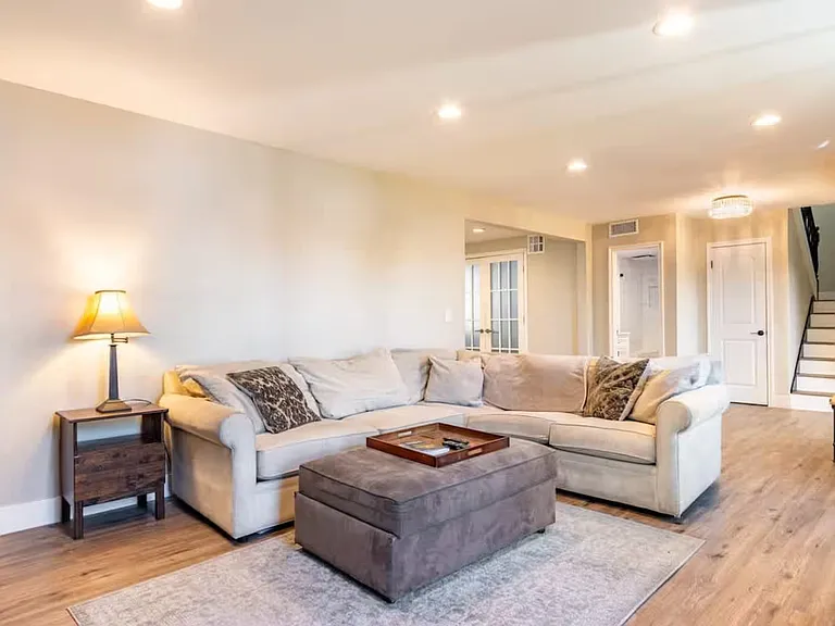 2123 Mary Way — Photo 6