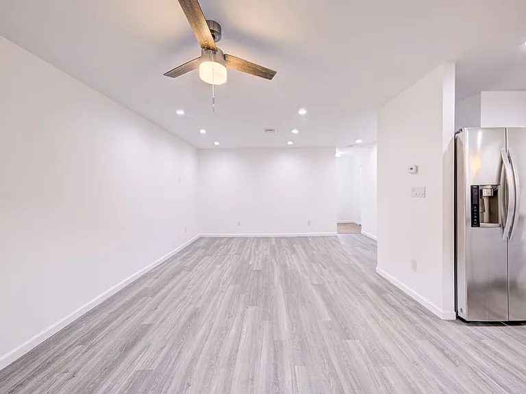 1250 North Ave — Photo 32