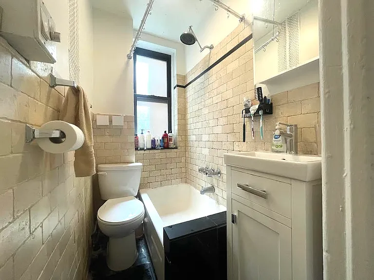 336 E 13th St #D6 — Photo 6