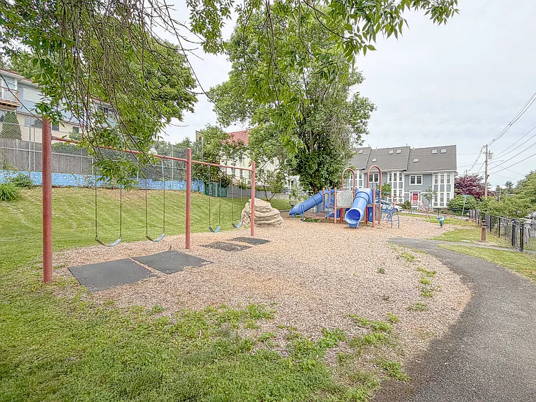 9 Tate St #1 — Photo 40