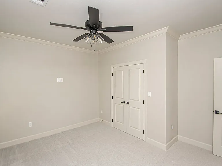 404 Gardens Ln — Photo 11
