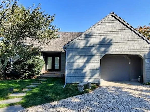 70 Huckleberry Lane, East Hampton, NY 11937