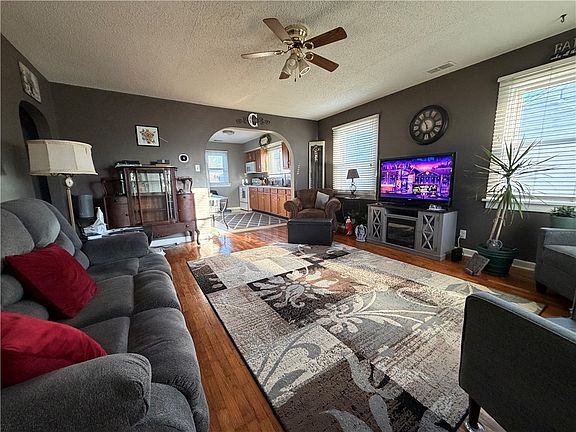 5th image of 464 N 33rd St