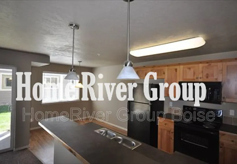 2980 W Acarrera Ln #201 — Photo 2