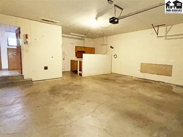 3102 Princeton Dr — Photo 17