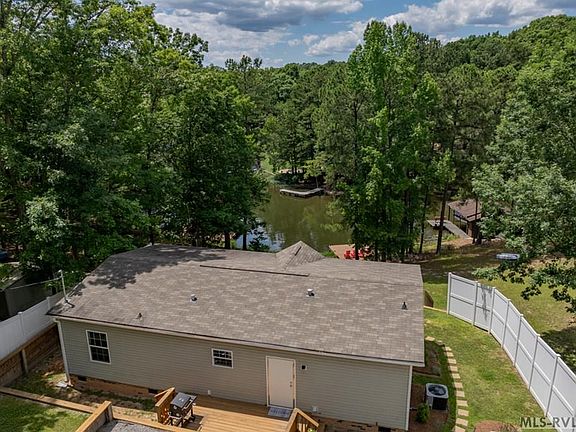 2nd image of 168 Cedar Hill Ln