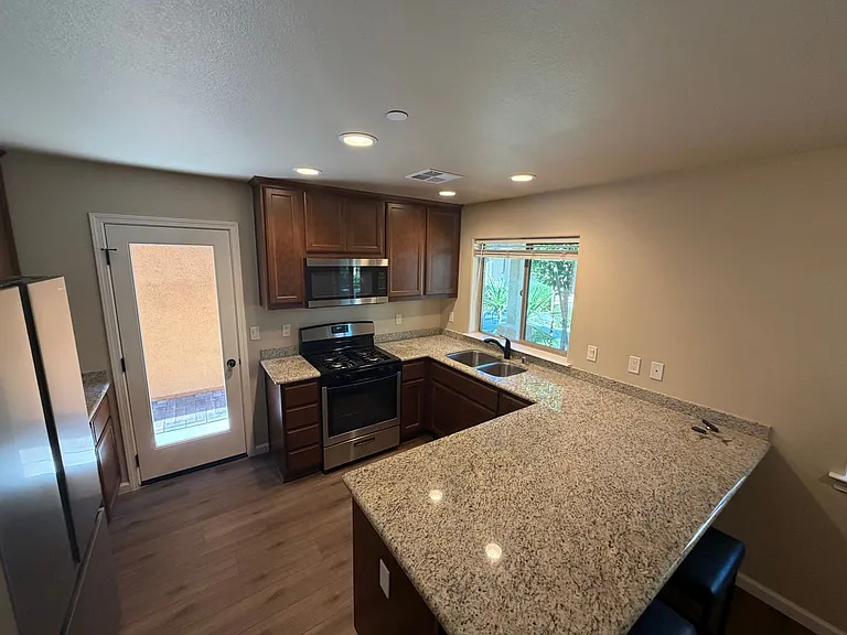1194 Velarde Cir — Photo 22