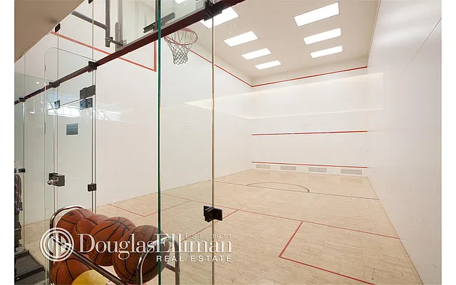 Rented by Douglas Elliman | media 15