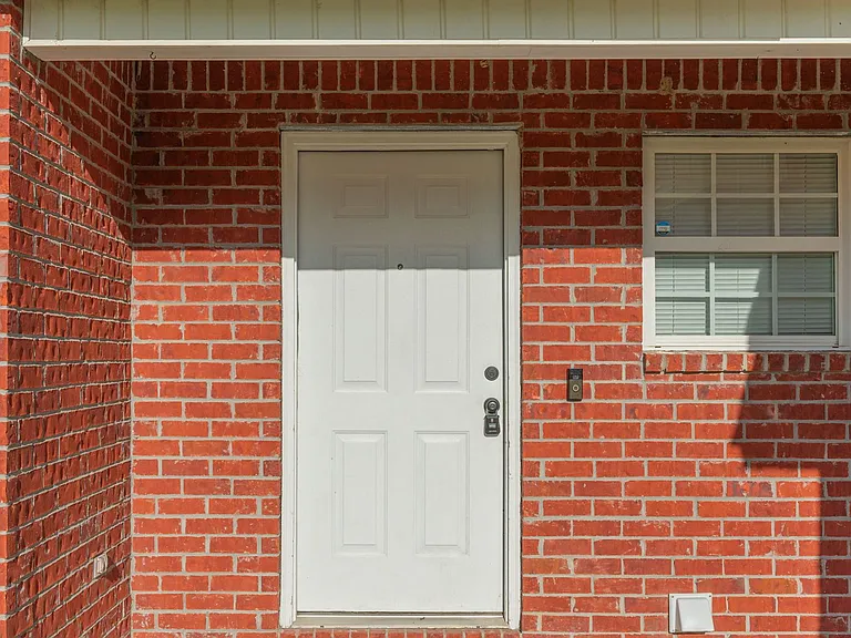 4660 Dove Way — Photo 5
