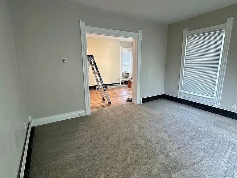 121 Washington St — Photo 8