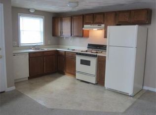 1 Merrimack Meadows Ln, Tewksbury, MA 01876