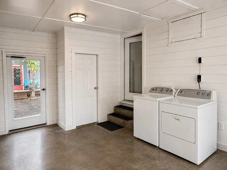 200 Nelray Blvd — Photo 21