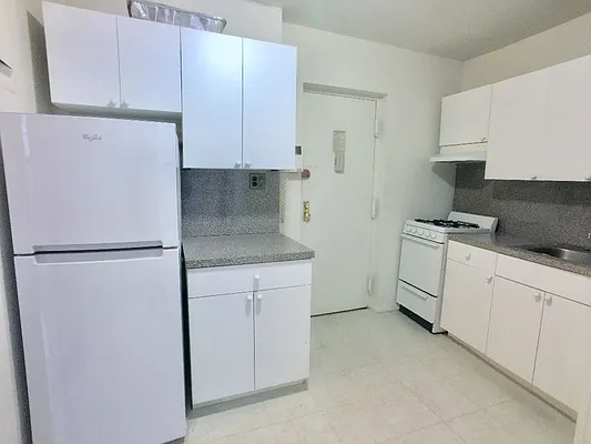 Rented by Sovereign Associates | media 19