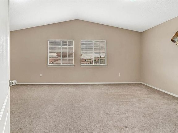 4th image of 13993 Red Deer Rock Dr