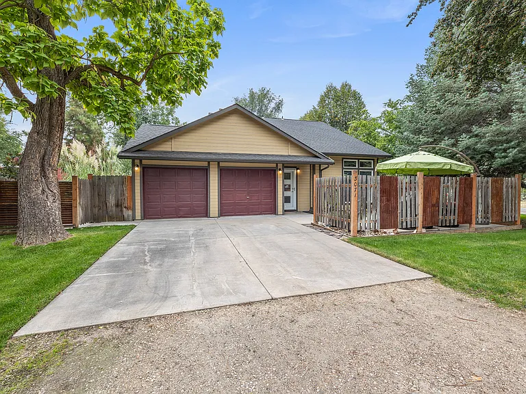 3071 W Breneman St — Photo 35