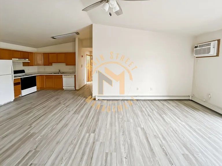 417 Pecor St — Photo 4