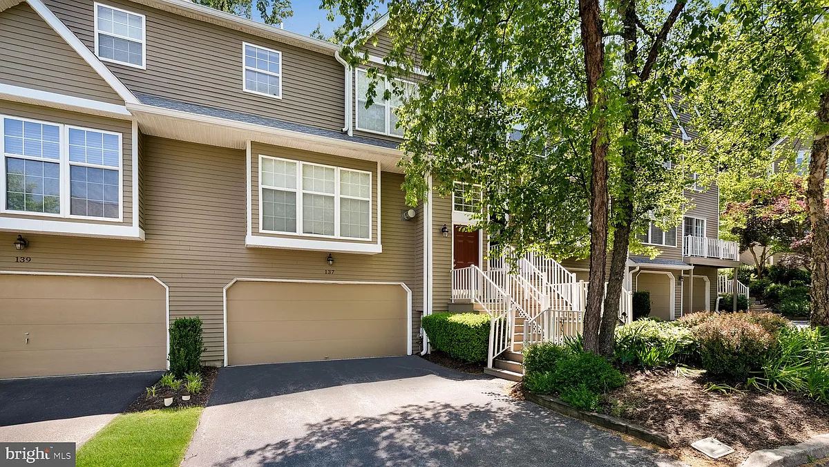 Building Photo - 137 Weybridge Dr