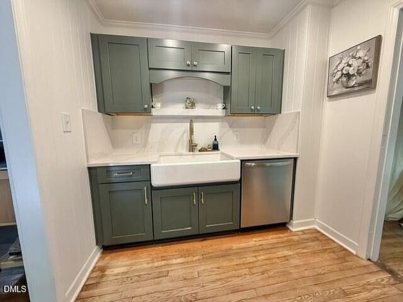 3rd image of 320 Burnett Circle Ext