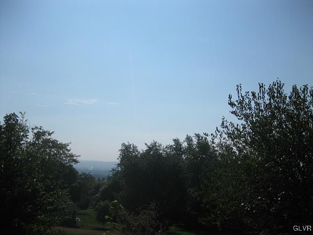 2nd image of Crystal Ridge Rd