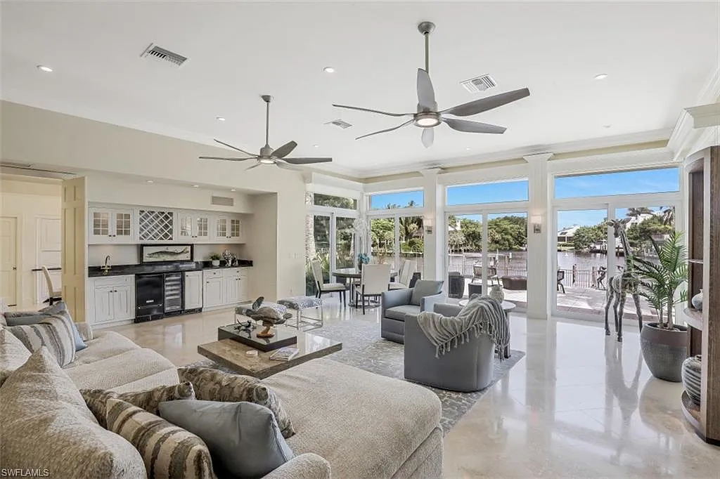 4 bed, 4.0 bath, 3590 sqft, $42,000 — Photo 4