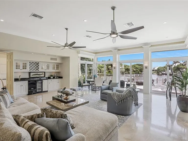 655 Galleon Dr — Photo 4