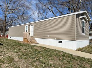 125 Beach St, Edwardsville, KS 66113