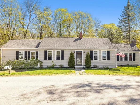 43 Old Centre Road, Deerfield, NH 03037