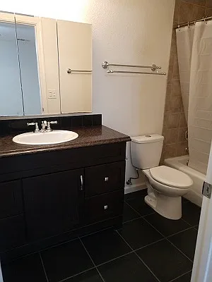 1407 N Cherry St — Photo 16