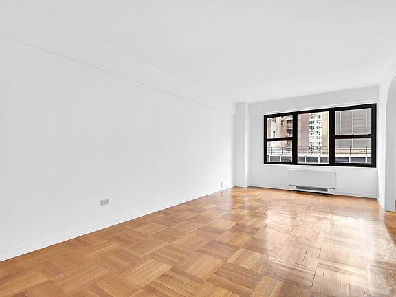 4th image of 150 E 56th St APT 9E
