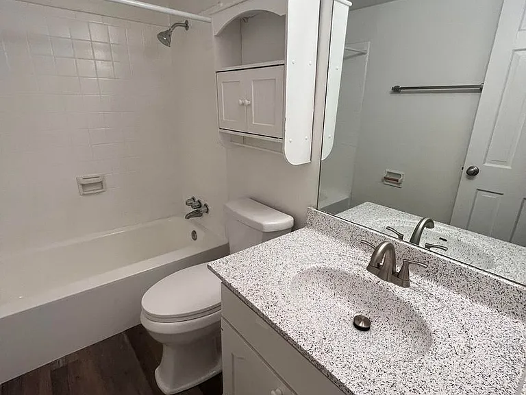 Woodward Park Apartments — Photo 6