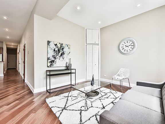 4th image of 1339 N Wicker Park Ave APT 3