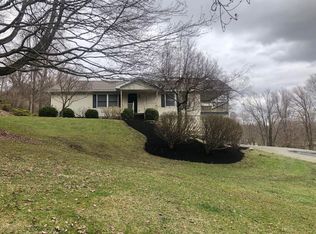 1418 Fords Pond Rd, Newtown, PA 18411