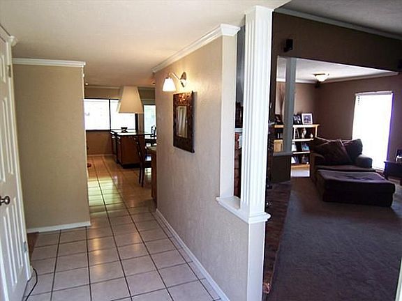 2nd image of 825 Cambridge Dr