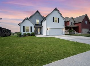 100 Sambar Dr, Clarksville, TN 37040