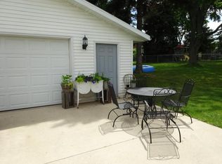 716 Linden Dr, Green Bay, WI 54311