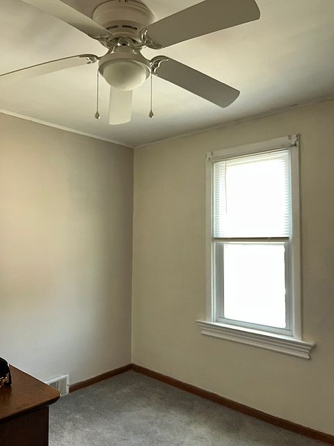 office or small bedroom