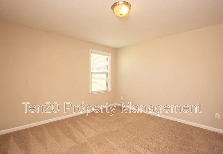 2510 Ridgewood Way — Photo 8